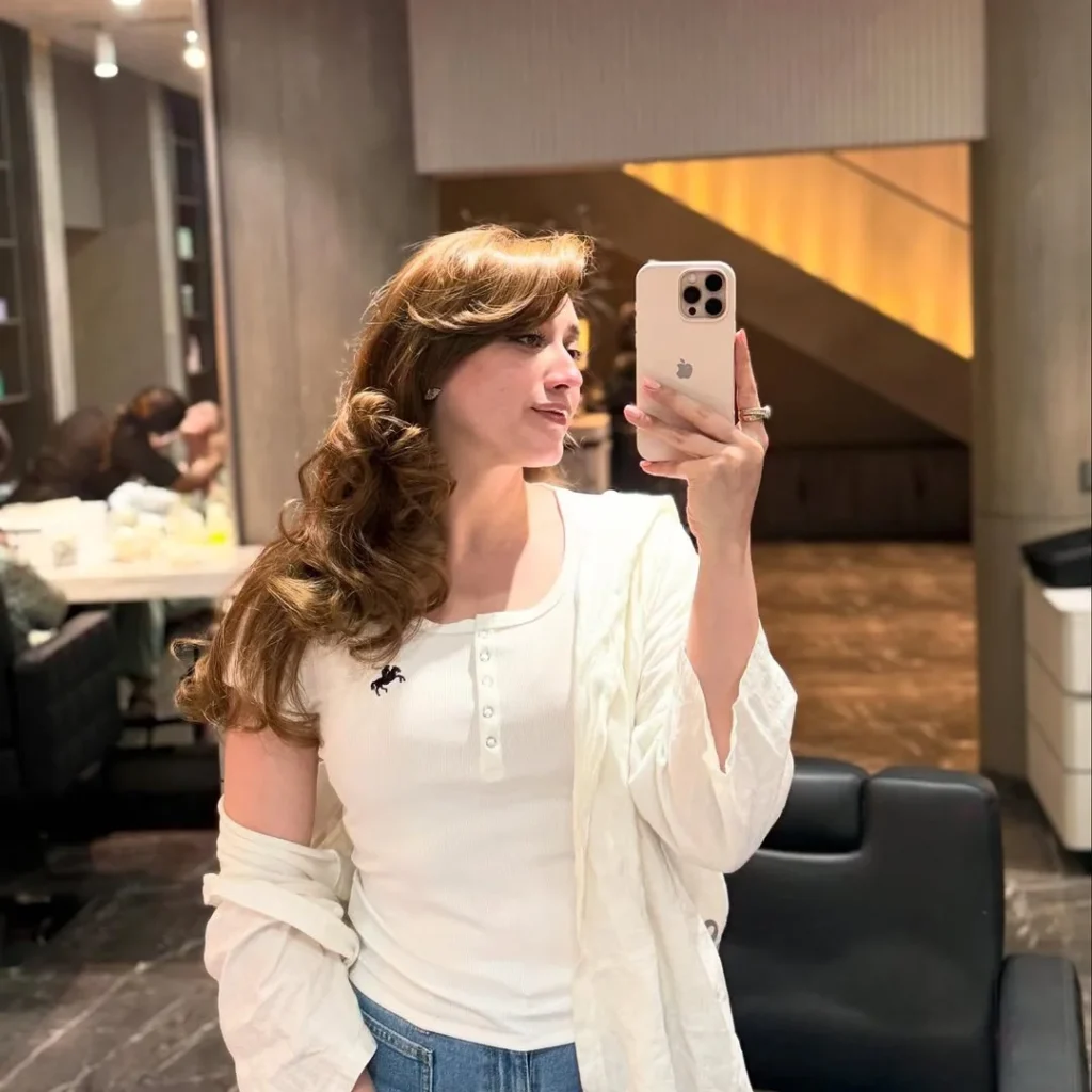 Pakistani Actress Momina Iqbal