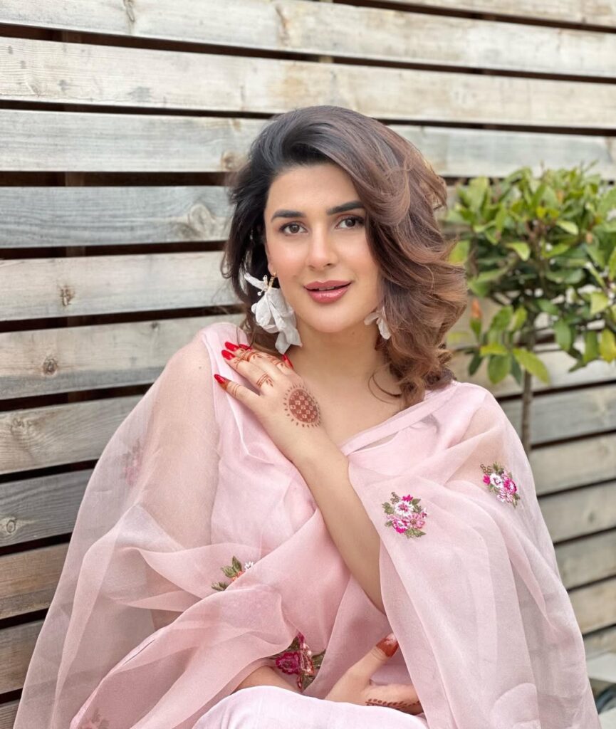 Kubra Khan